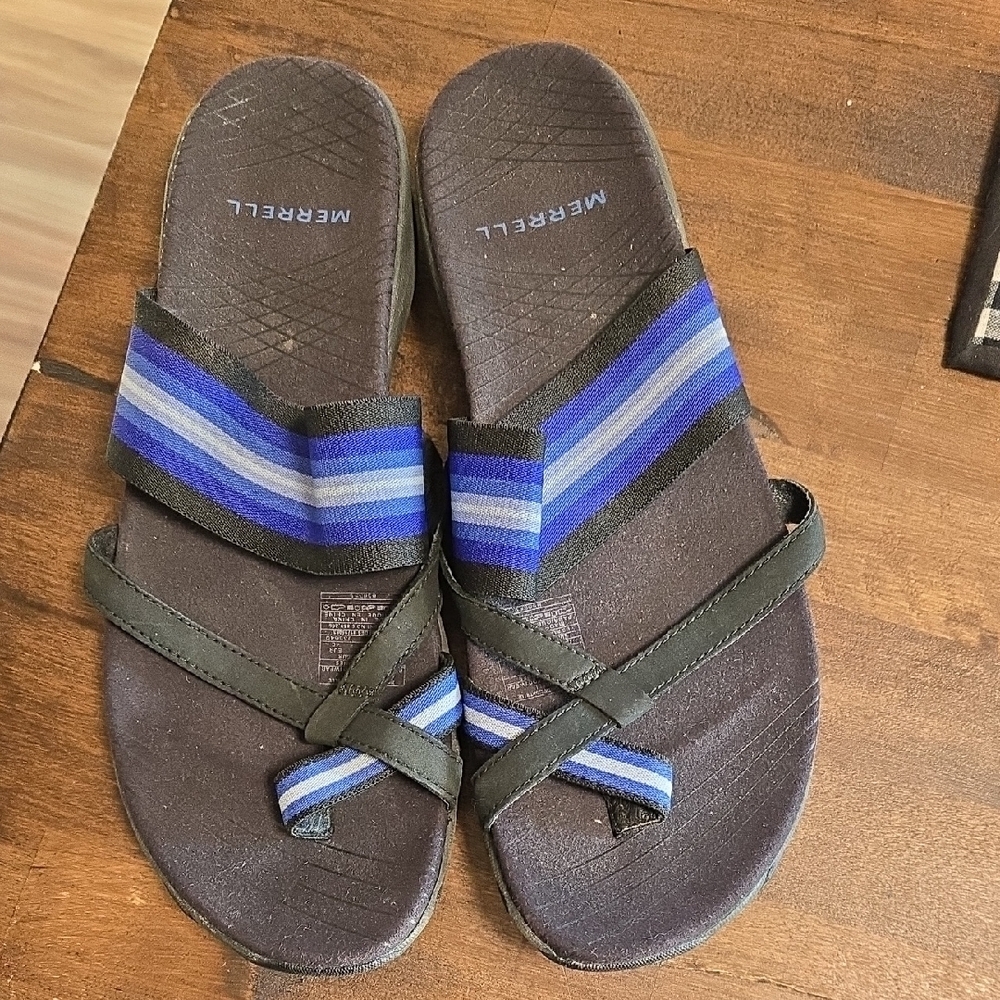 Merrell Sandals with Blue and Black Stripes Ladies Size 9 Summer Vacation Beach